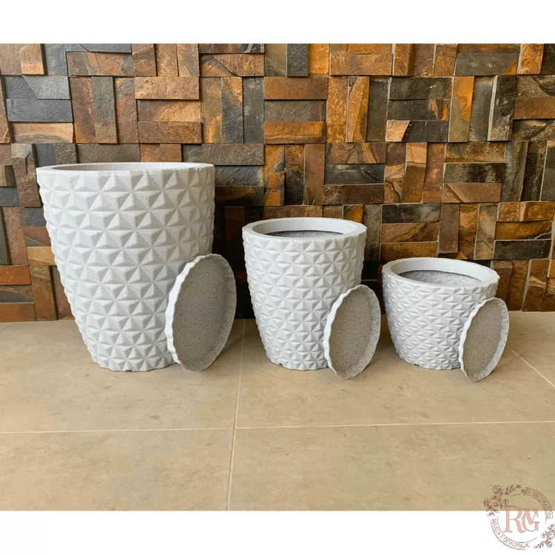 kit 3 Vasos Para Plantas Decorativo em Polietileno Diamante Nº1 Nº2 Nº3 com Pratos