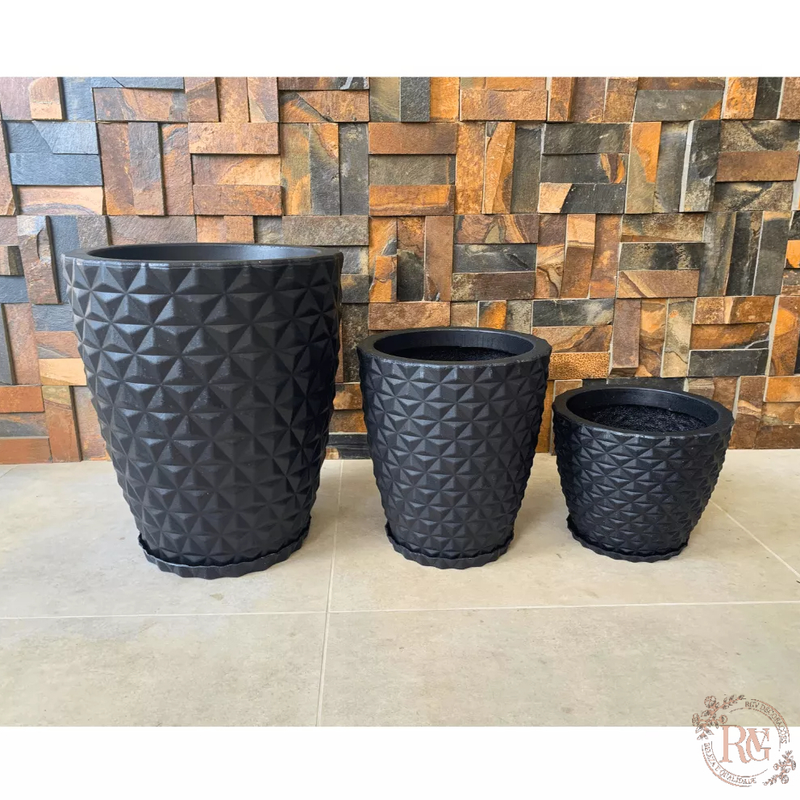 kit 3 Vasos Para Plantas Decorativo em Polietileno Diamante Nº1 Nº2 Nº3 com Pratos